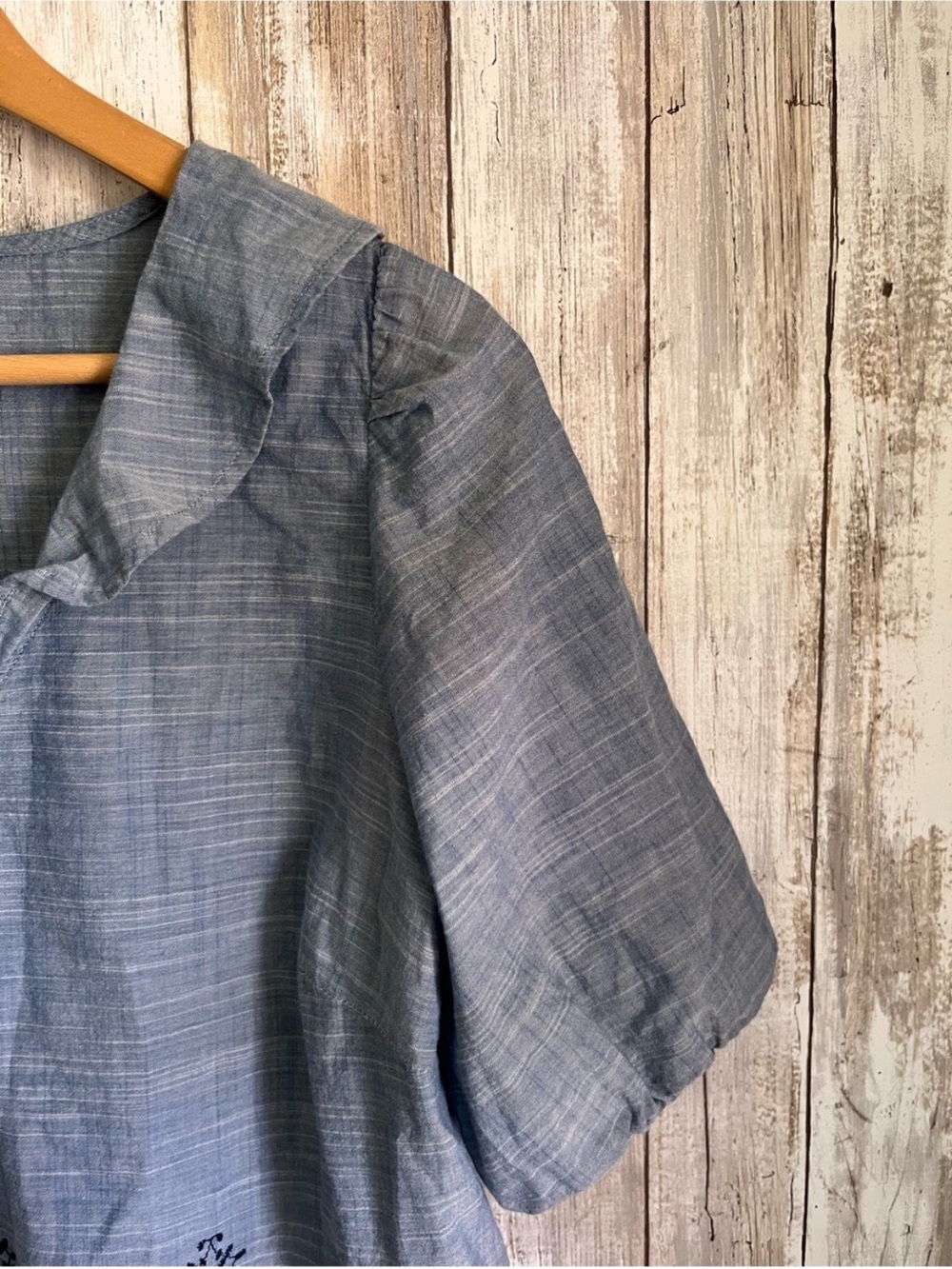 Talbots Blue Cotton Embroidered Lace Hem Ruffle Neck Blouse Medium - Picture 3 of 5
